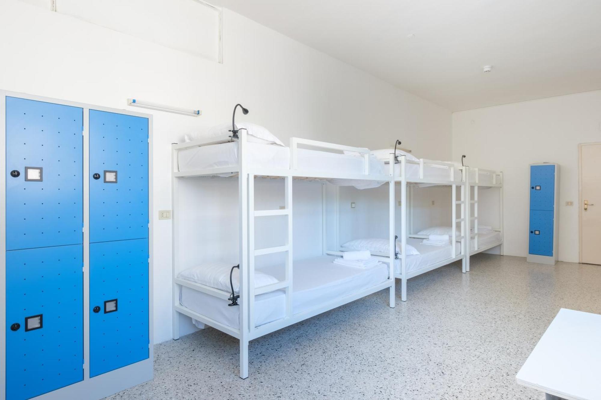 Meet Hostel Cervia Bagian luar foto