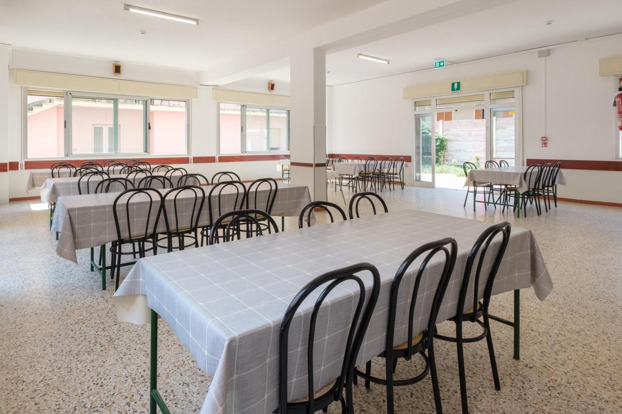 Meet Hostel Cervia Bagian luar foto