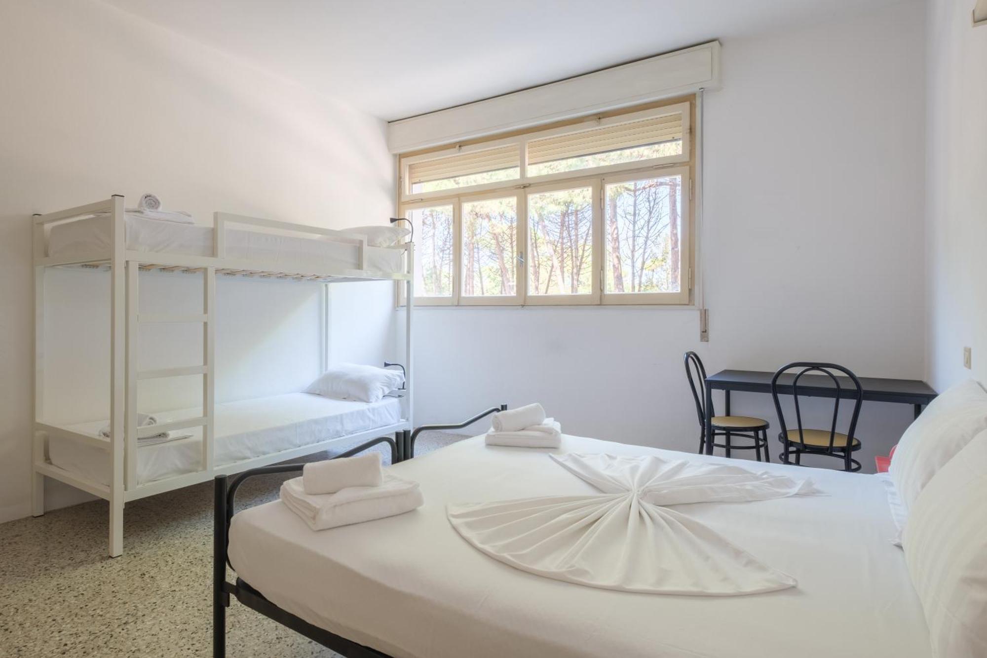 Meet Hostel Cervia Bagian luar foto