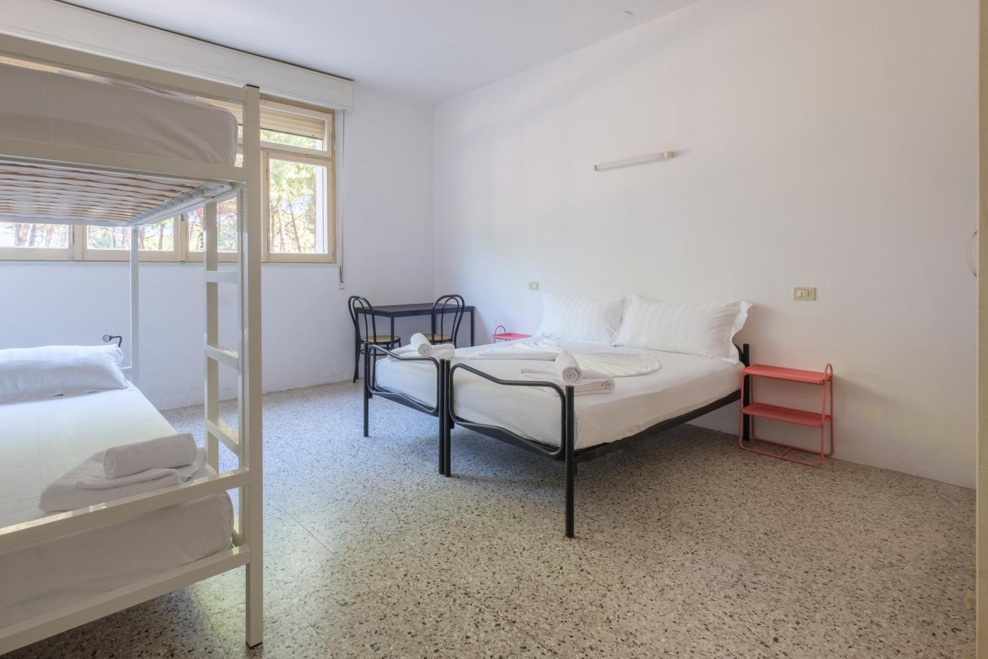 Meet Hostel Cervia Bagian luar foto