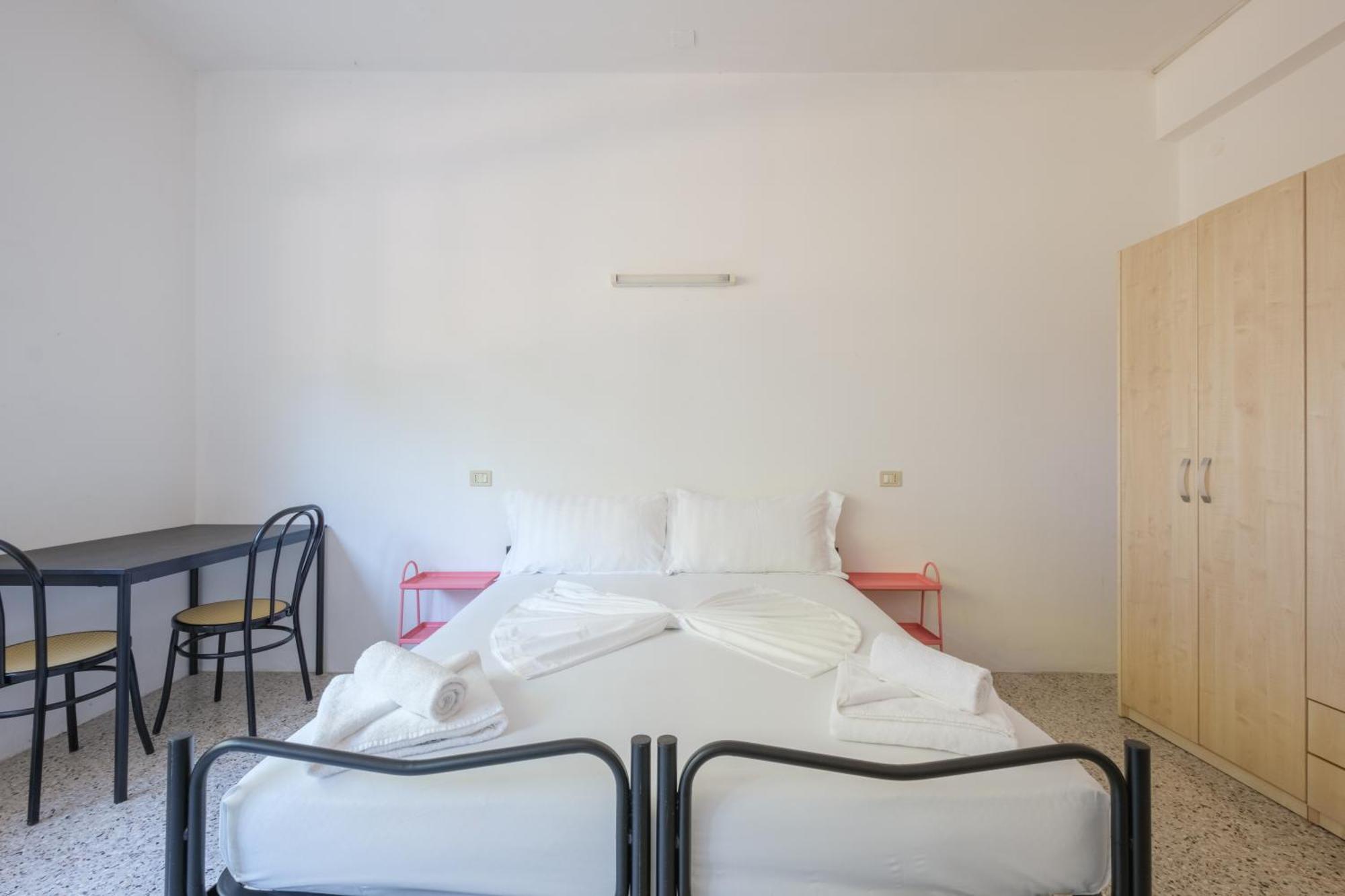 Meet Hostel Cervia Bagian luar foto