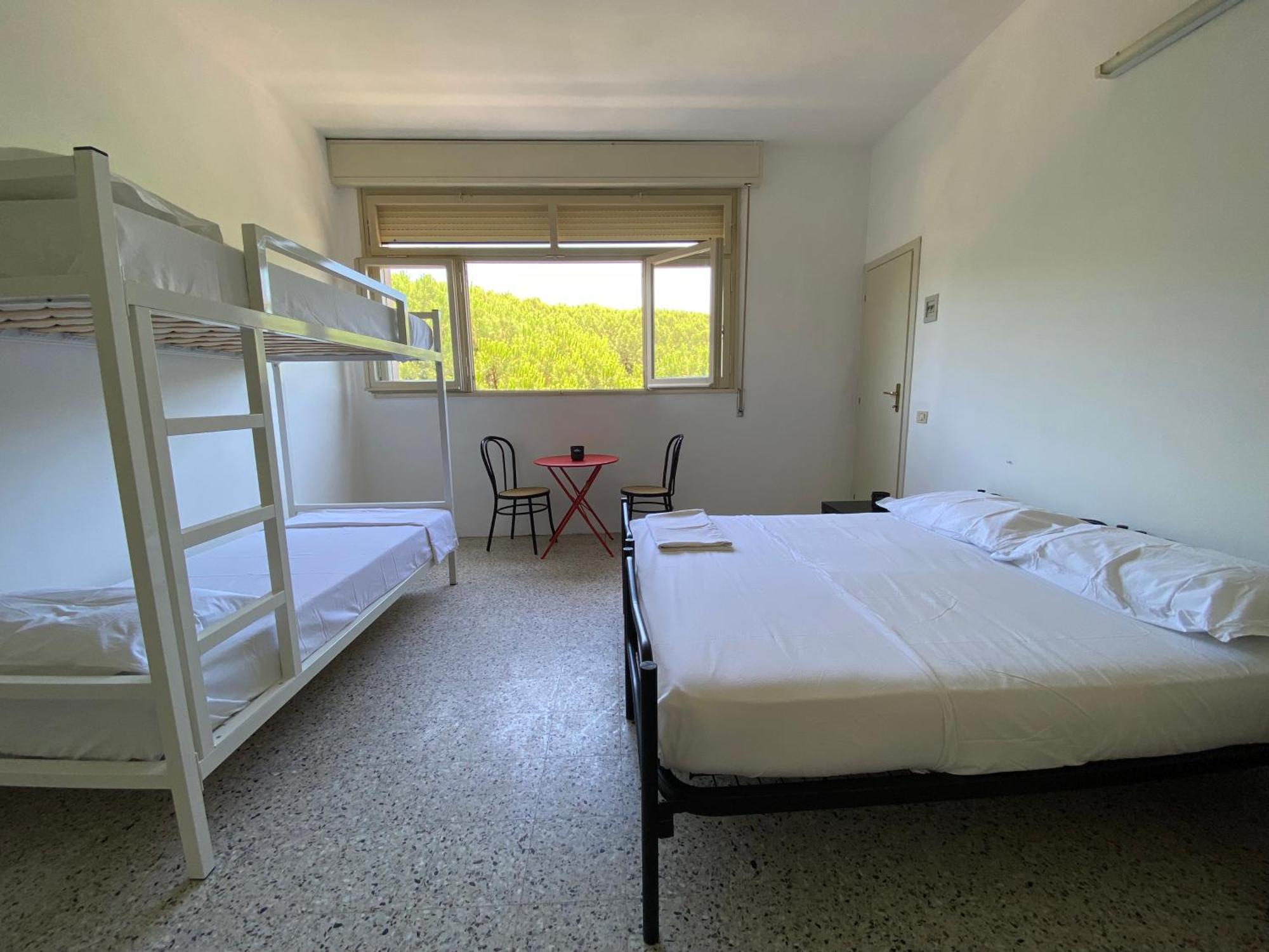 Meet Hostel Cervia Bagian luar foto