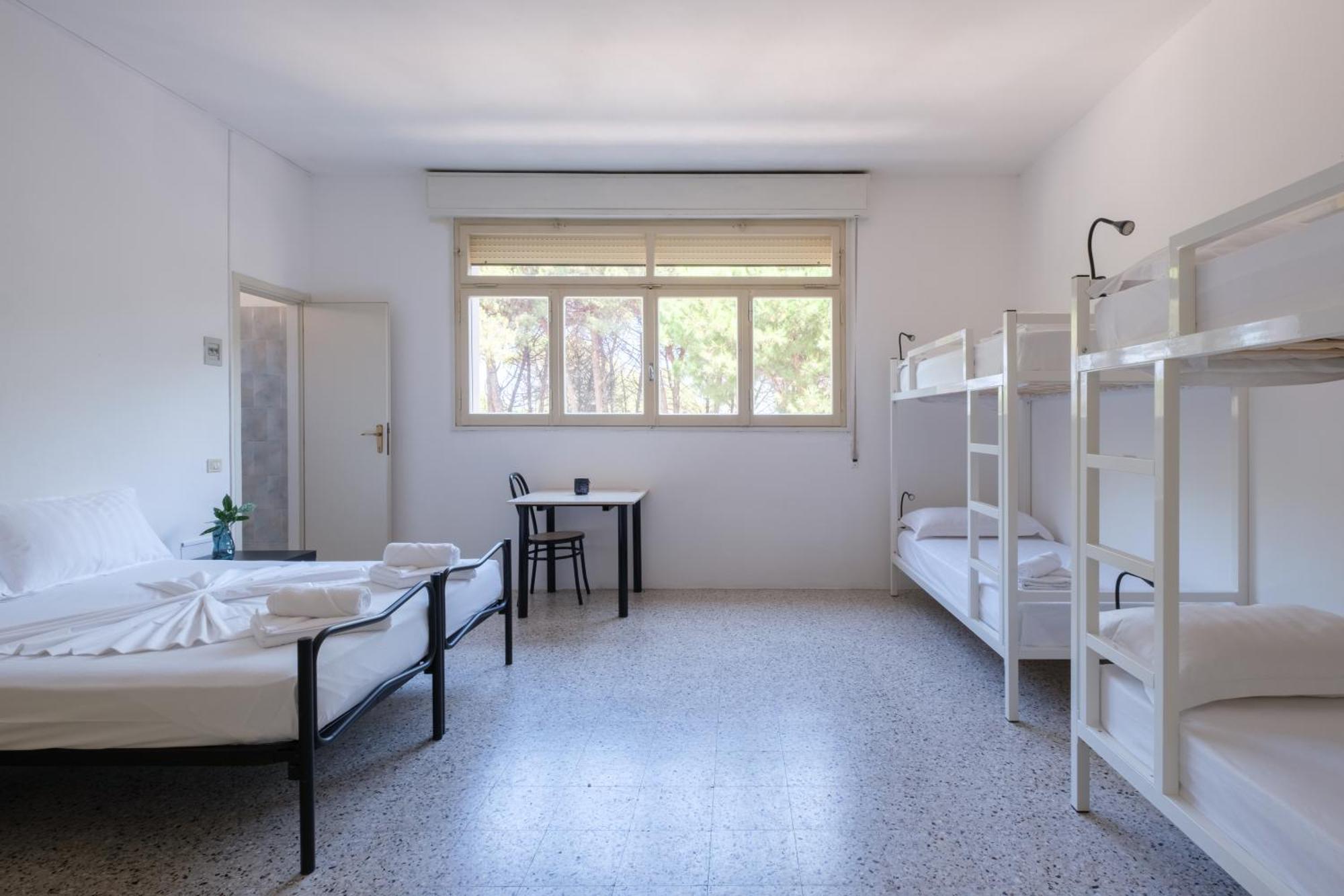 Meet Hostel Cervia Bagian luar foto
